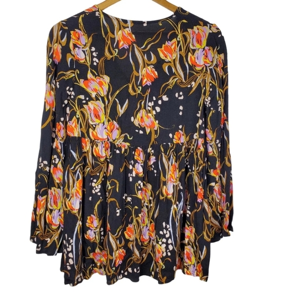 Free People Bella Black Floral Long Bell Sleeve Oversize Blouse Top Sz XS - Picture 2 of 5
